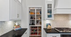 14670 Thousand Oaks Place, Parkville, MO 64152