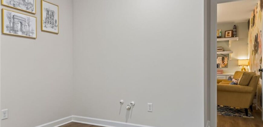 14670 Thousand Oaks Place, Parkville, MO 64152
