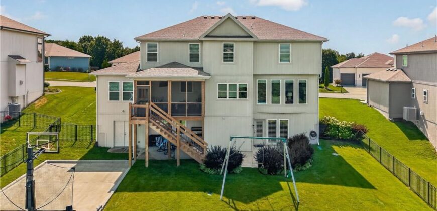 14670 Thousand Oaks Place, Parkville, MO 64152