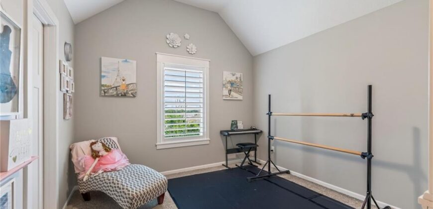 14670 Thousand Oaks Place, Parkville, MO 64152