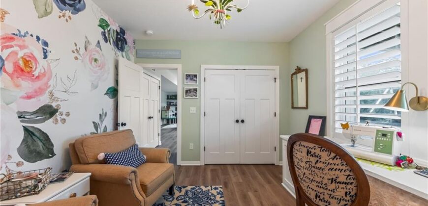 14670 Thousand Oaks Place, Parkville, MO 64152