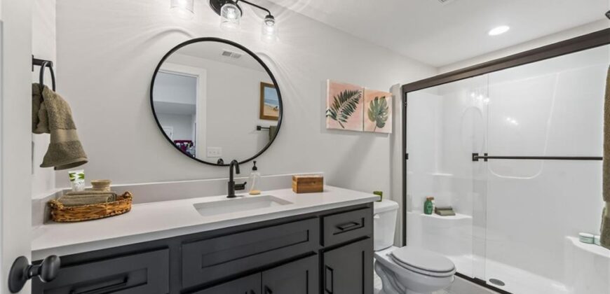 14670 Thousand Oaks Place, Parkville, MO 64152