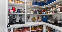 14670 Thousand Oaks Place, Parkville, MO 64152