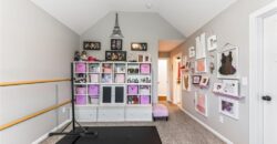 14670 Thousand Oaks Place, Parkville, MO 64152