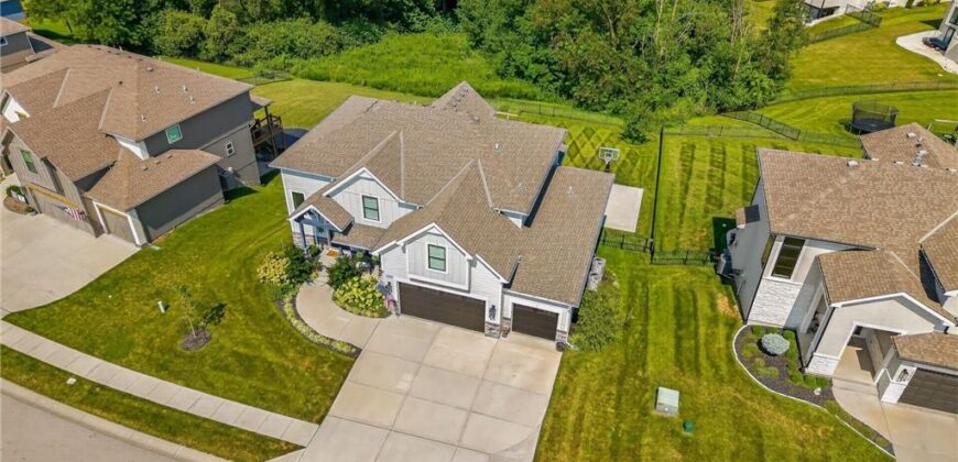 14670 Thousand Oaks Place, Parkville, MO 64152