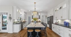 14670 Thousand Oaks Place, Parkville, MO 64152