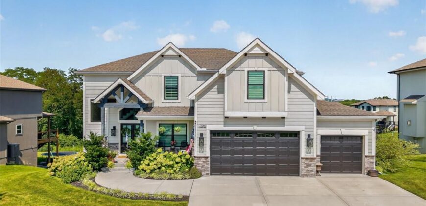 14670 Thousand Oaks Place, Parkville, MO 64152