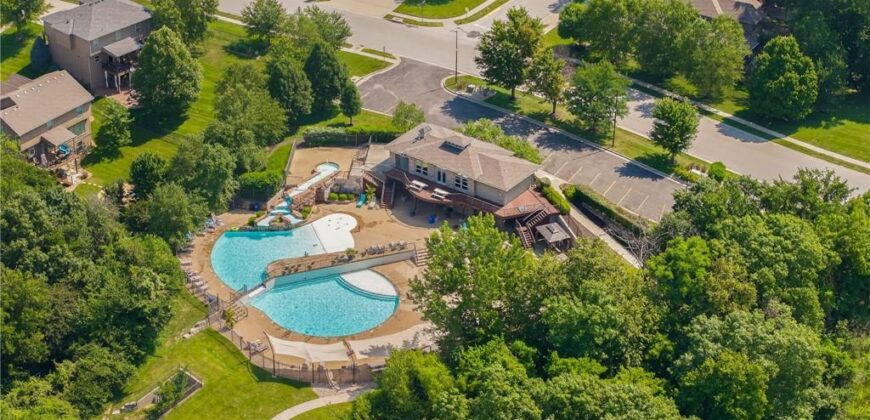14670 Thousand Oaks Place, Parkville, MO 64152