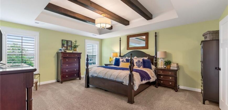14670 Thousand Oaks Place, Parkville, MO 64152