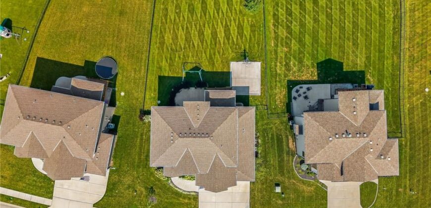 14670 Thousand Oaks Place, Parkville, MO 64152