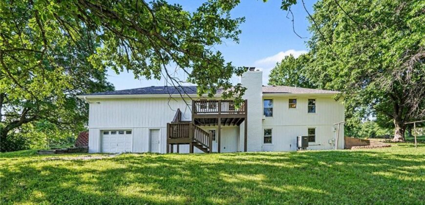 1500 Ridgeview Road, Liberty, MO 64068