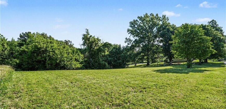 1500 Ridgeview Road, Liberty, MO 64068