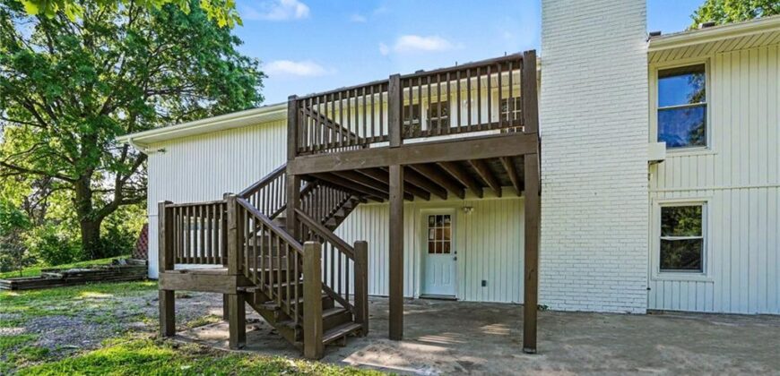 1500 Ridgeview Road, Liberty, MO 64068