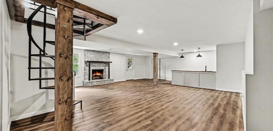 1500 Ridgeview Road, Liberty, MO 64068