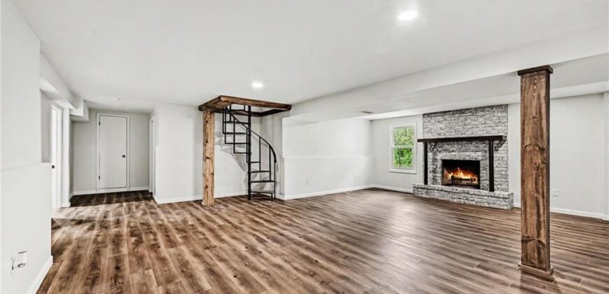 1500 Ridgeview Road, Liberty, MO 64068