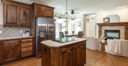 10121 NW River Hills Drive, Parkville, MO 64152