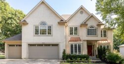 10121 NW River Hills Drive, Parkville, MO 64152