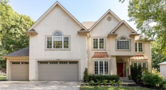 10121 NW River Hills Drive, Parkville, MO 64152