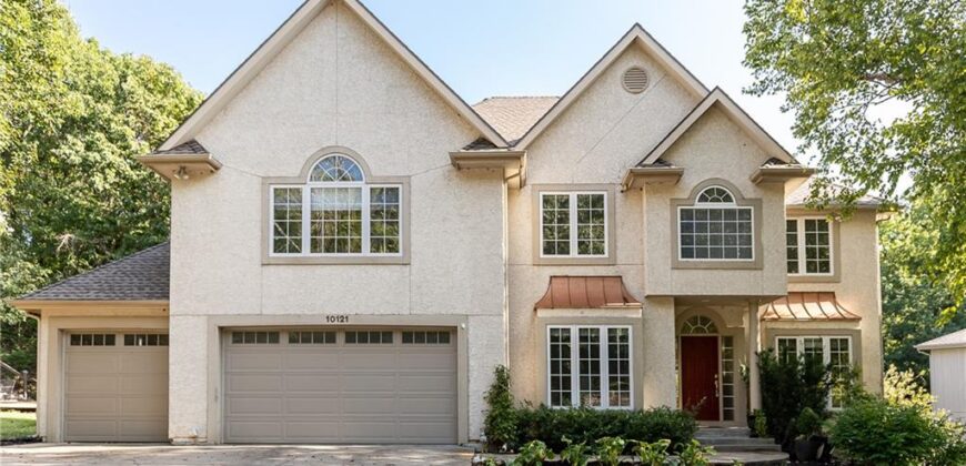 10121 NW River Hills Drive, Parkville, MO 64152