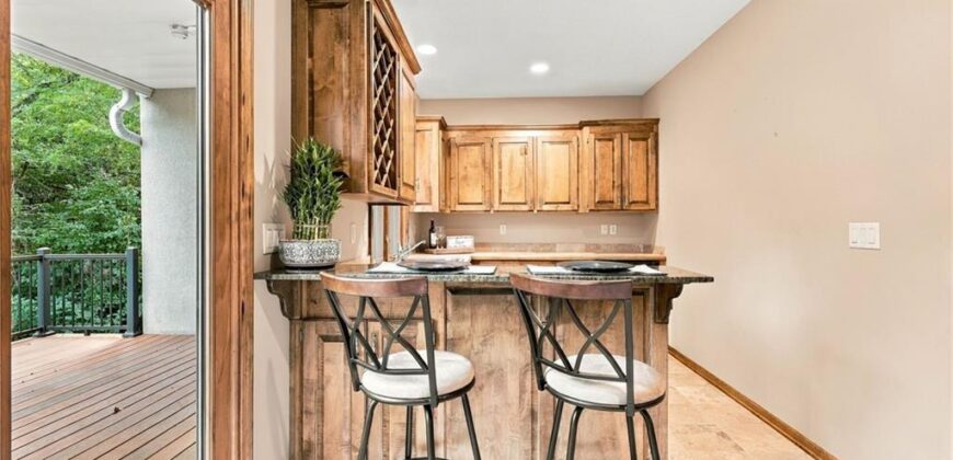 8615 NW Baker Road Circle, Kansas City, MO 64153