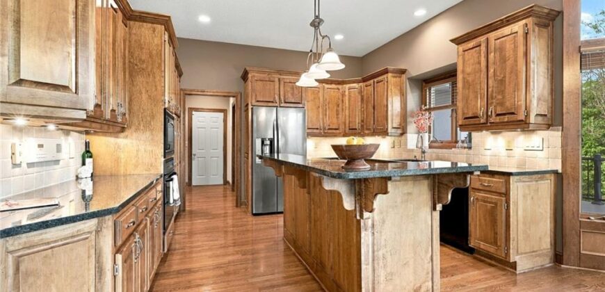 8615 NW Baker Road Circle, Kansas City, MO 64153