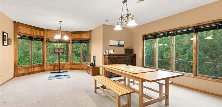 8615 NW Baker Road Circle, Kansas City, MO 64153