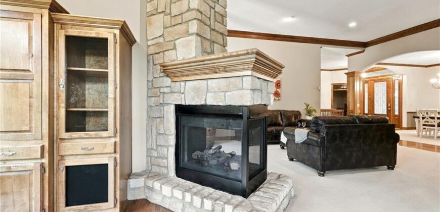 8615 NW Baker Road Circle, Kansas City, MO 64153