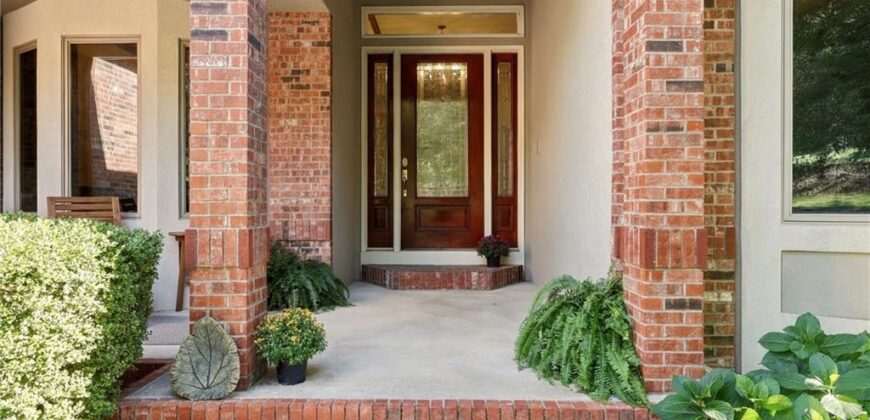 8615 NW Baker Road Circle, Kansas City, MO 64153