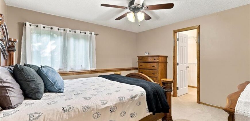 8615 NW Baker Road Circle, Kansas City, MO 64153