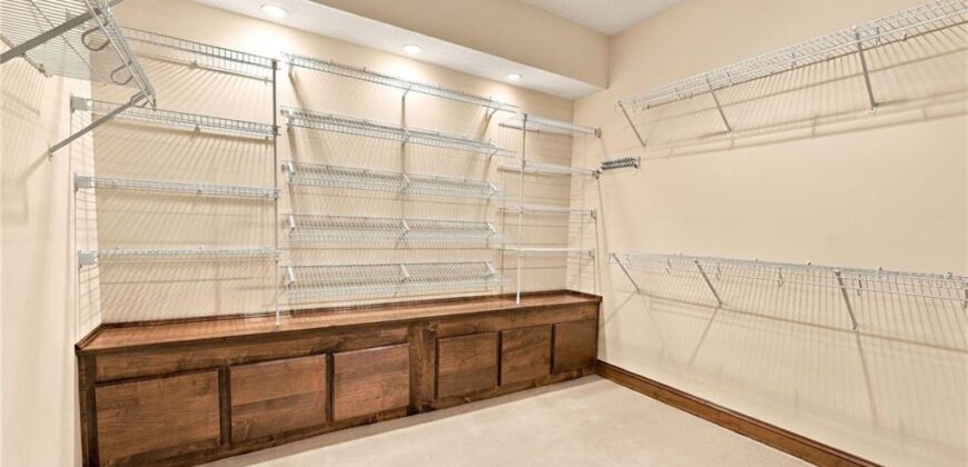 8615 NW Baker Road Circle, Kansas City, MO 64153