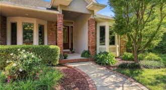 8615 NW Baker Road Circle, Kansas City, MO 64153