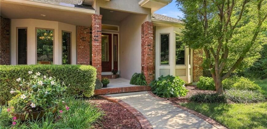 8615 NW Baker Road Circle, Kansas City, MO 64153