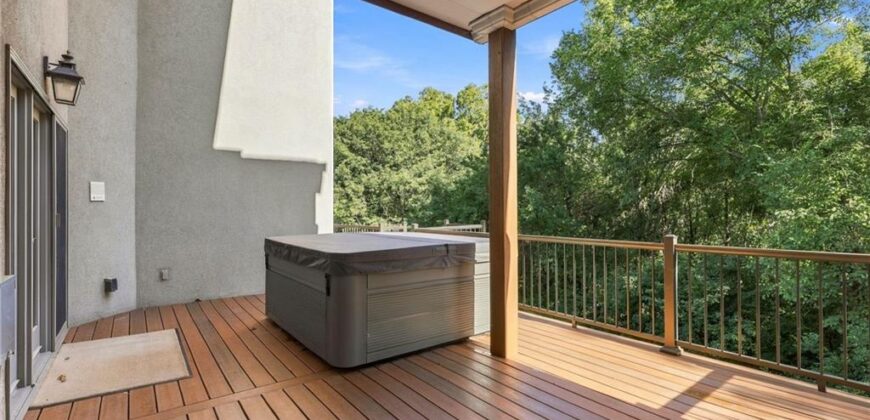 8615 NW Baker Road Circle, Kansas City, MO 64153