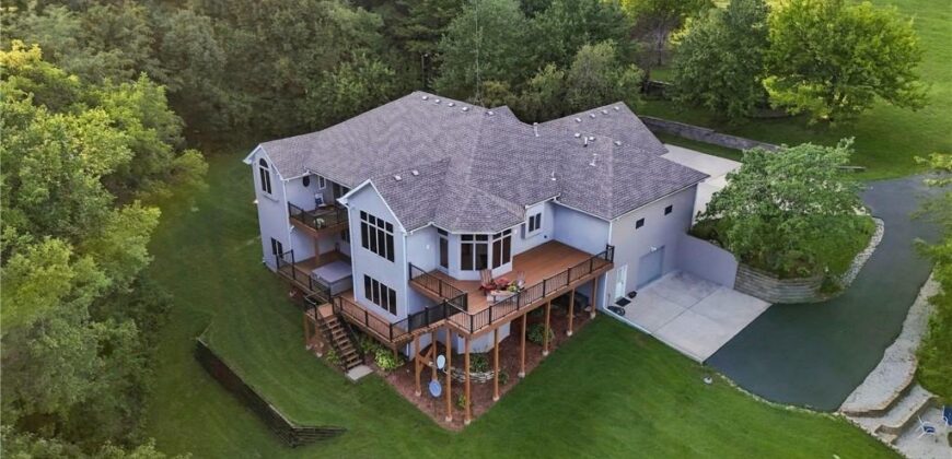 8615 NW Baker Road Circle, Kansas City, MO 64153