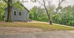 5409 NW Fox Hill Road, Parkville, MO 64152