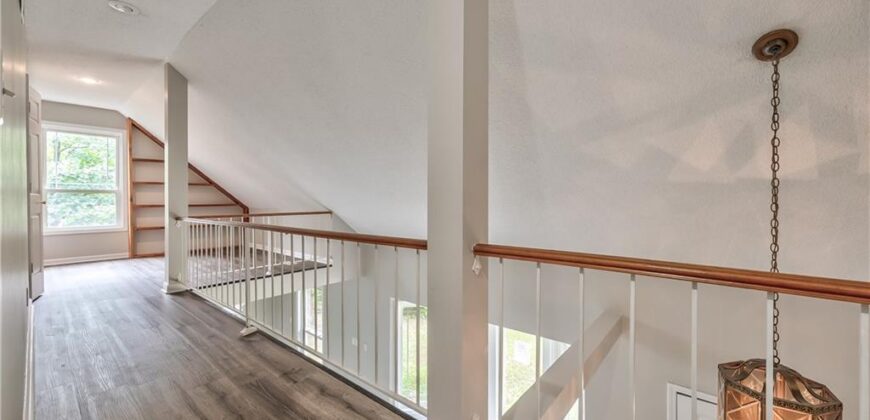 5409 NW Fox Hill Road, Parkville, MO 64152