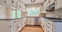 5409 NW Fox Hill Road, Parkville, MO 64152