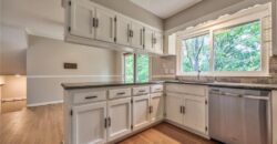5409 NW Fox Hill Road, Parkville, MO 64152