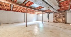 5409 NW Fox Hill Road, Parkville, MO 64152