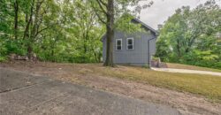5409 NW Fox Hill Road, Parkville, MO 64152