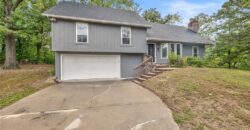 5409 NW Fox Hill Road, Parkville, MO 64152