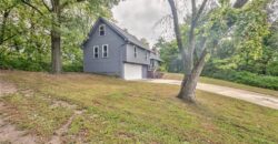 5409 NW Fox Hill Road, Parkville, MO 64152