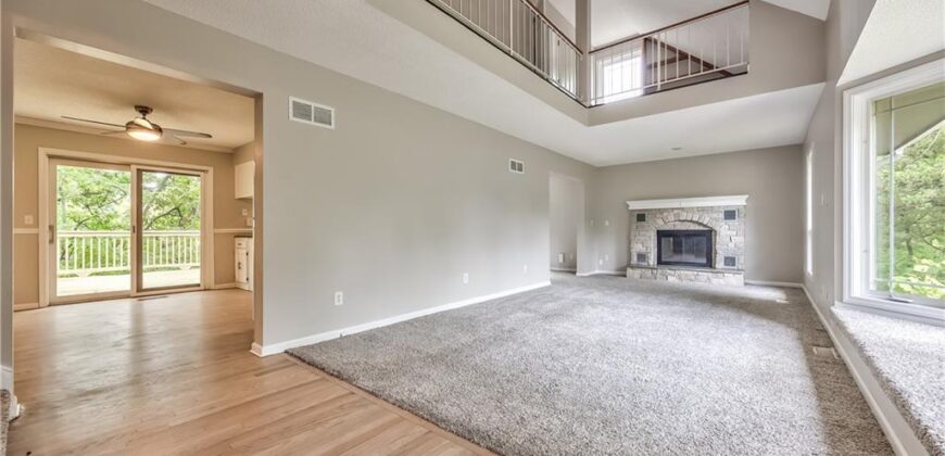 5409 NW Fox Hill Road, Parkville, MO 64152