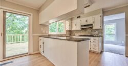 5409 NW Fox Hill Road, Parkville, MO 64152