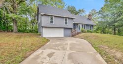 5409 NW Fox Hill Road, Parkville, MO 64152