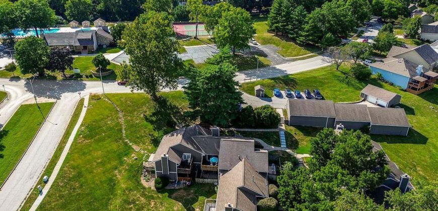 4727 N Cliff Hill Circle, Kansas City, MO 64151