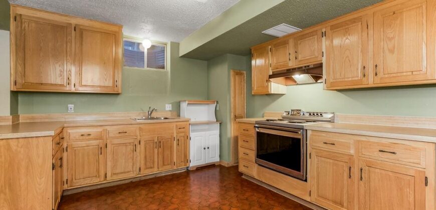 4727 N Cliff Hill Circle, Kansas City, MO 64151