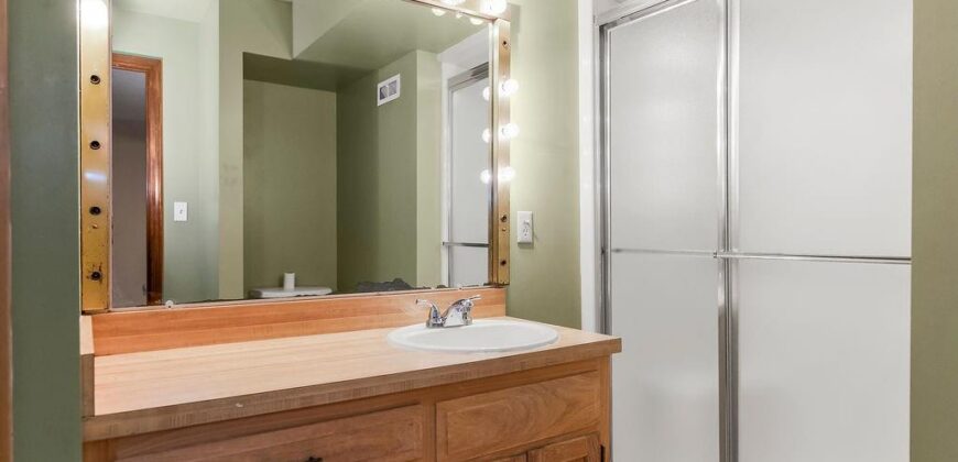 4727 N Cliff Hill Circle, Kansas City, MO 64151
