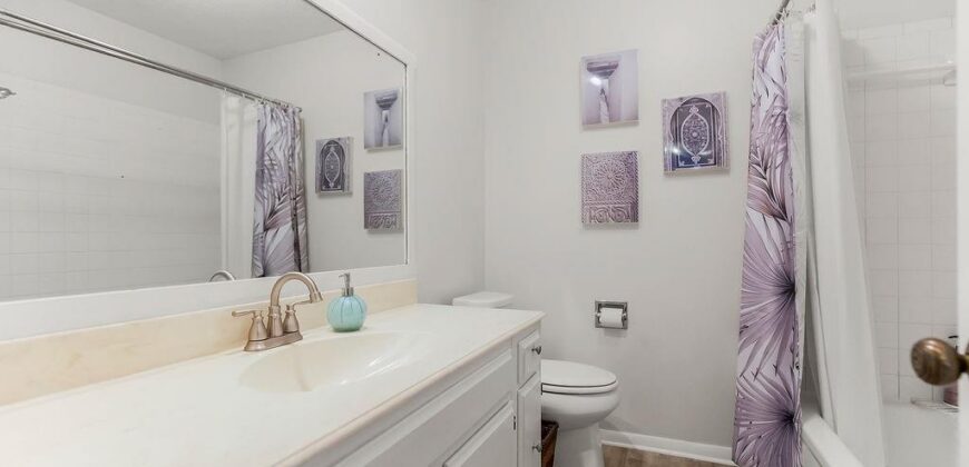 4727 N Cliff Hill Circle, Kansas City, MO 64151