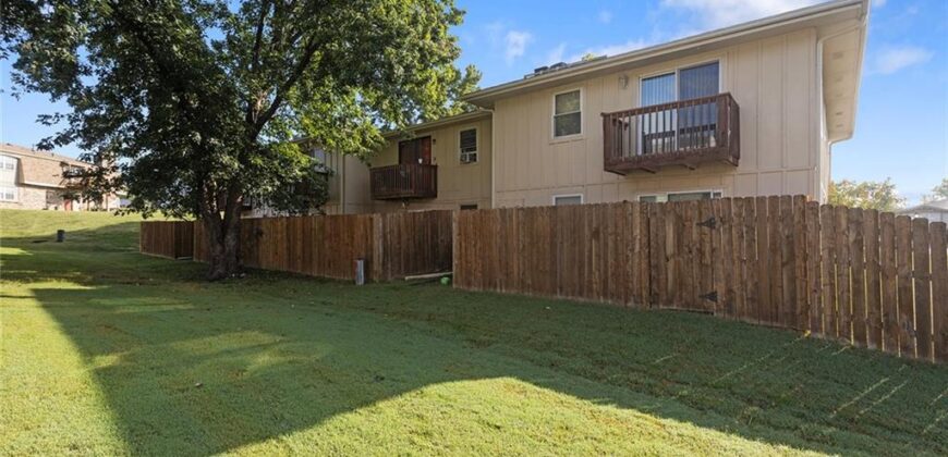 1476 NW 64th Terrace, Kansas City, MO 64118